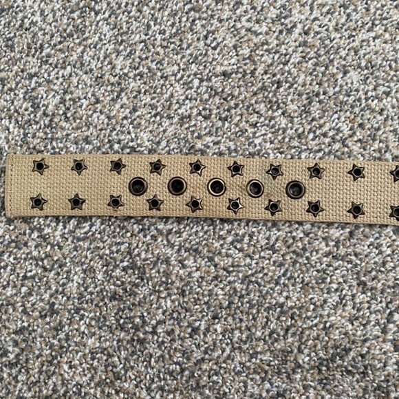 Vintage Star Studded Cream Belt - Picture 2 of 5